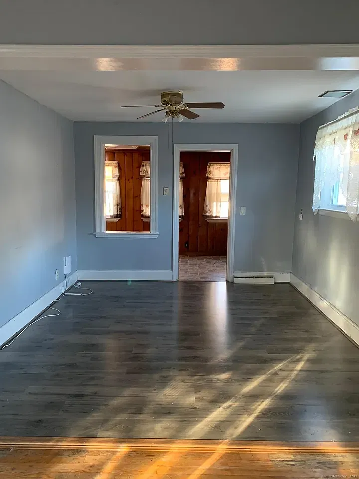 4 bed, 1280 sqft, $2,799 — Photo 4
