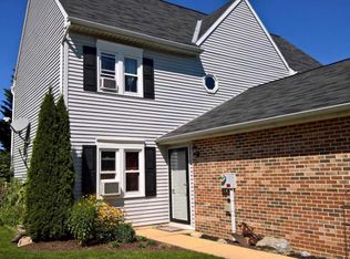 208 S 5th St, Womelsdorf, PA 19567