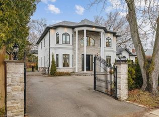 1379 Rebecca St, Oakville, ON L6L 1Z3