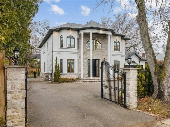 1379 Rebecca St, Oakville, ON L6L 1Z3