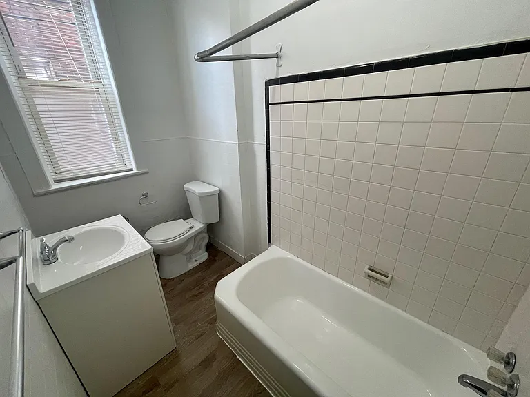 1230 W Allegheny Ave #2R — Photo 8