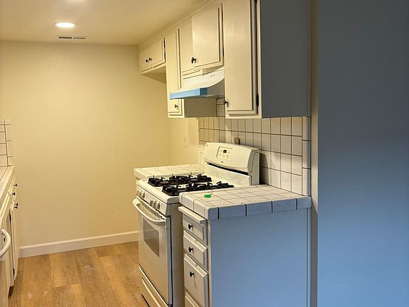 2nd image of 3048 W Swain Rd