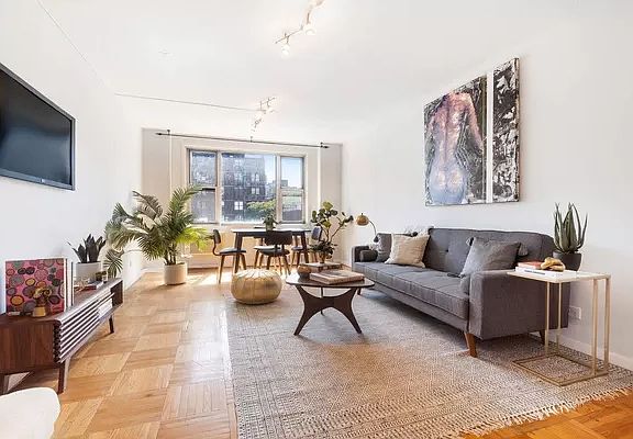 2nd image of 435 E 77th St #8EF