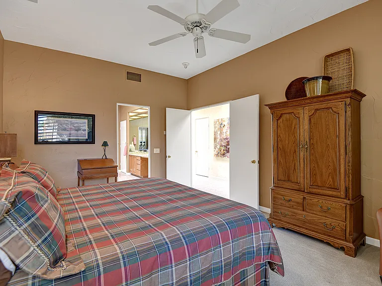 383 Desert Holly Dr — Photo 21