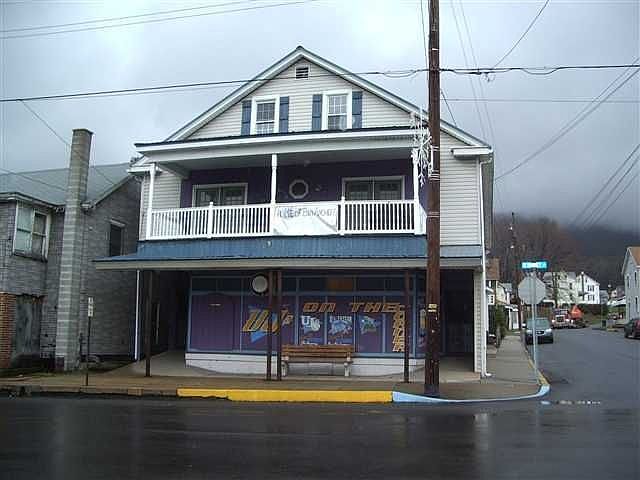 Home for Sale in Williamstown, PA $300,000