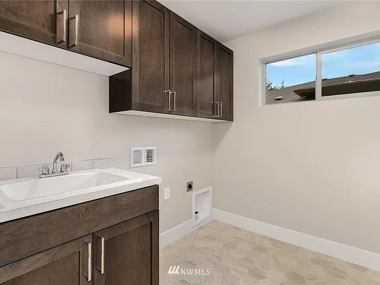 23526 SE 36th Ct — Photo 20