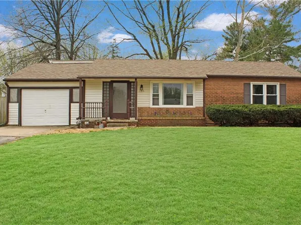 713 W 29th St, Higginsville, MO 64037