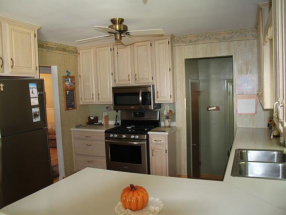 2nd image of 1416 Larrys Dr