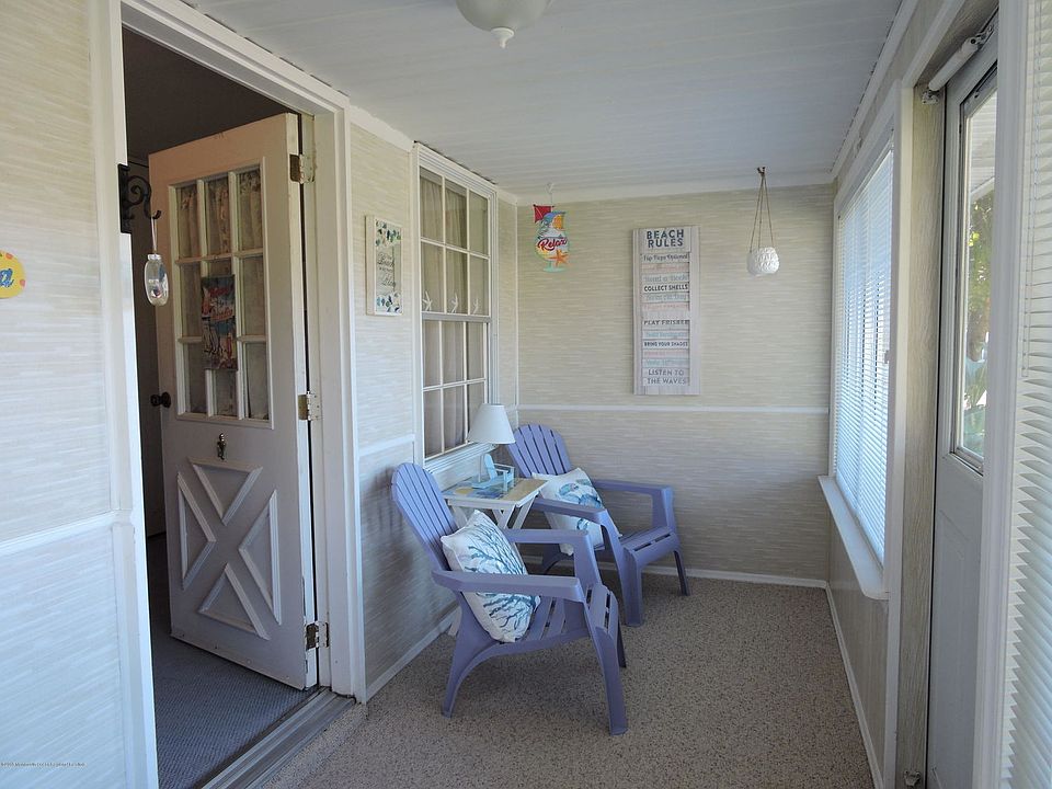 1st image of 542A Sheffield Ct #100A