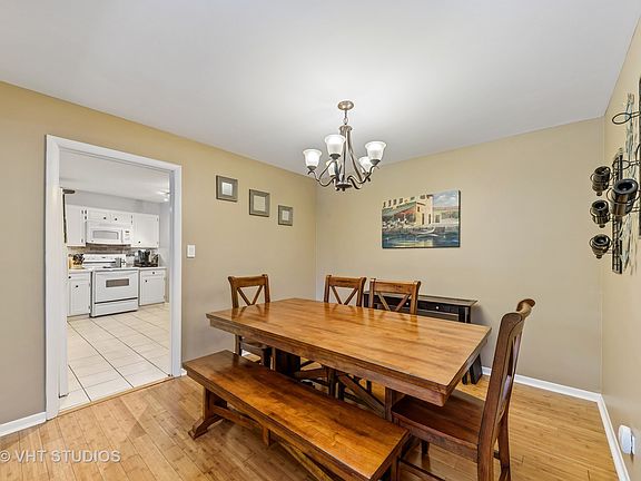 5th image of 1030 S Fernandez Ave APT 2M