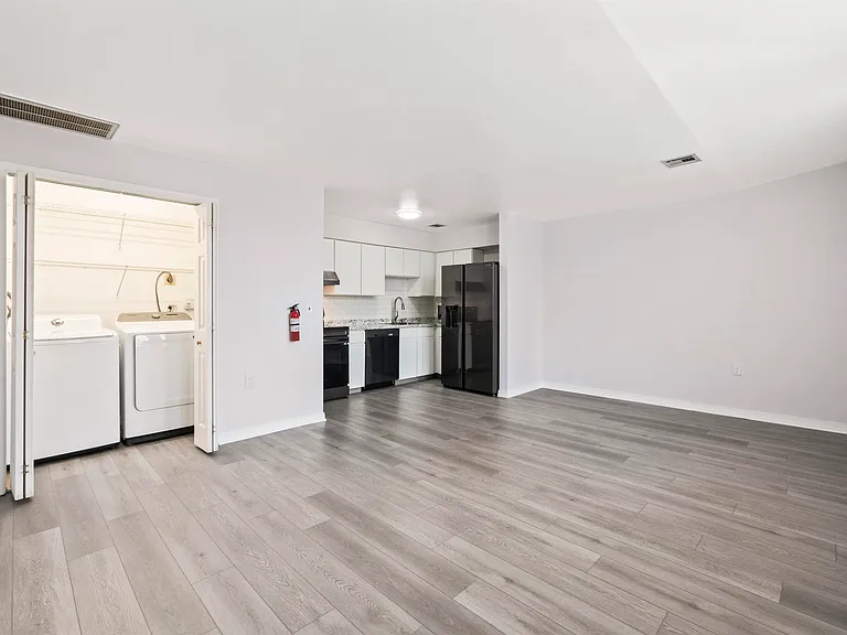 310 Passaic Ave #302 — Photo 3