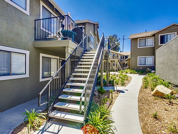 4th image of 487 S Meadowbrook Dr Unit 3