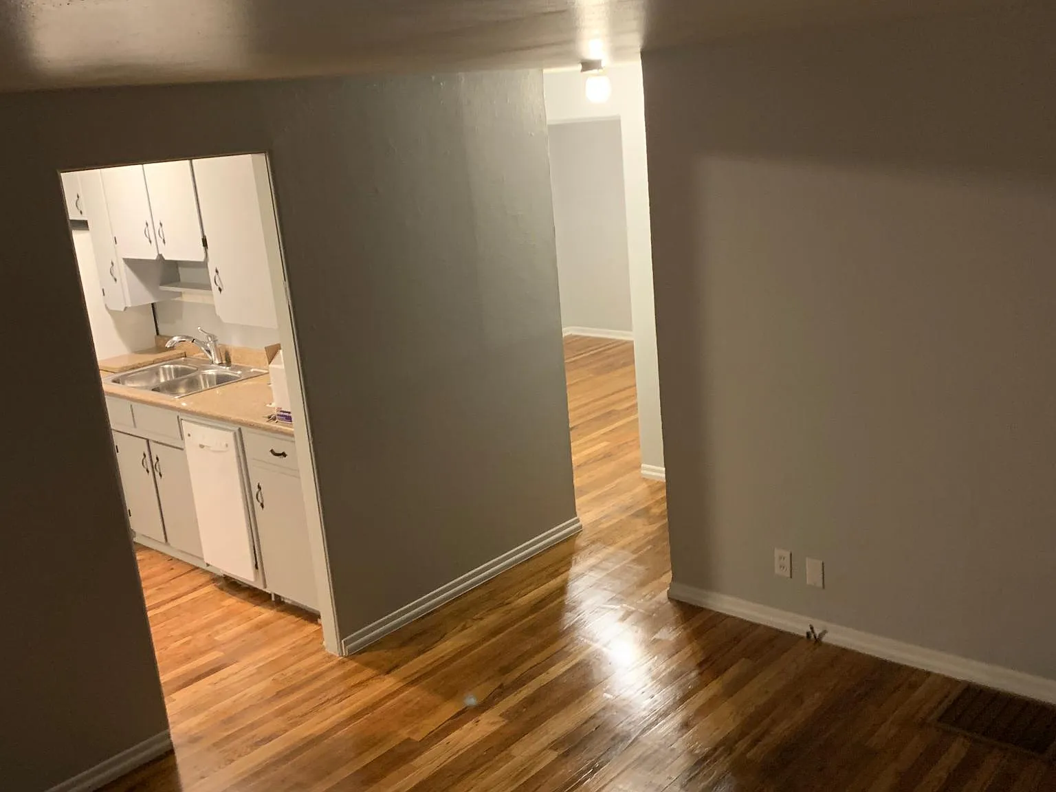 2 bed, 750 sqft, $2,150 — Photo 4