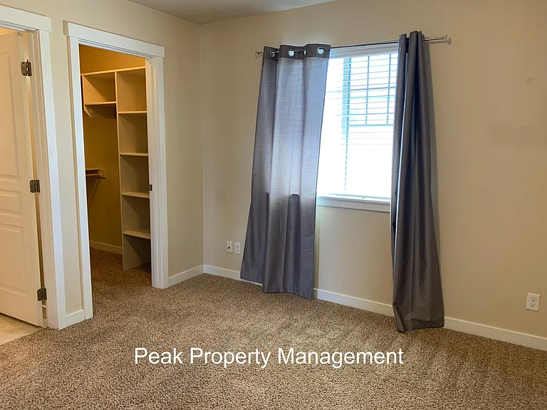 8786 W Pine Valley Ln — Photo 7