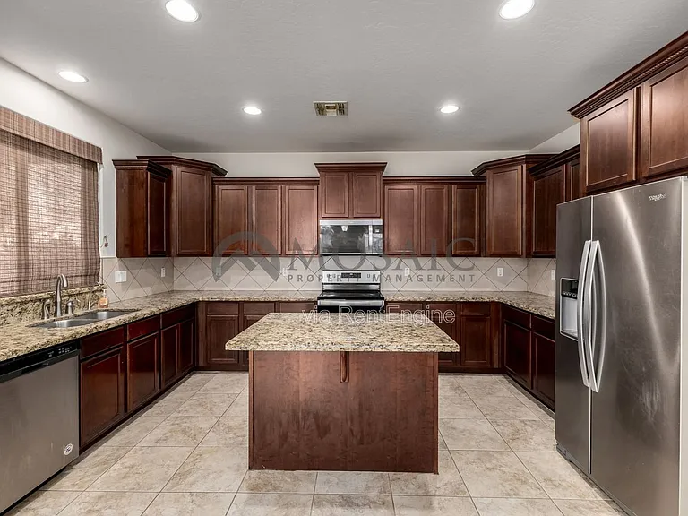 2656 E Boston St — Photo 11