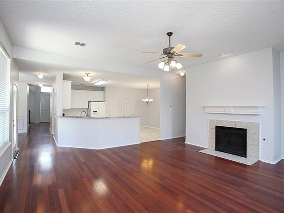 4th image of 2301 Great Bear Ln