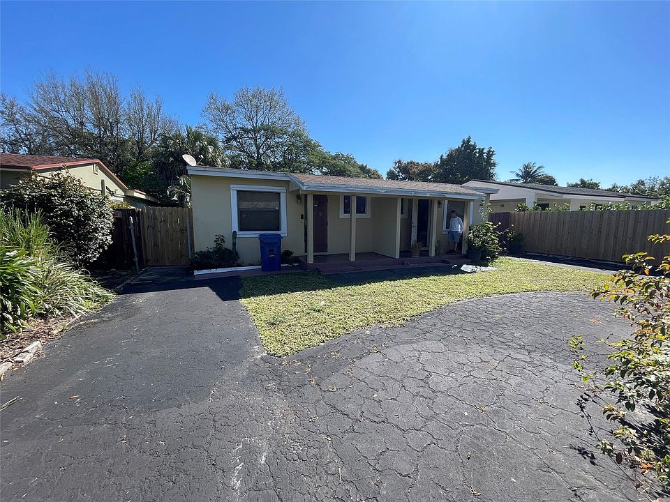 1st image of 1726-1728 NW 7th Avenue
