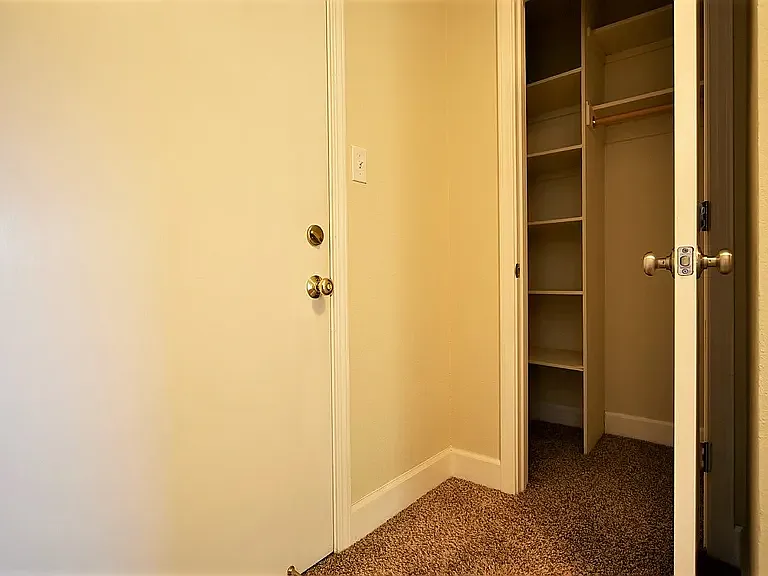 1 bed, 700 sqft, $1,700 — Photo 3