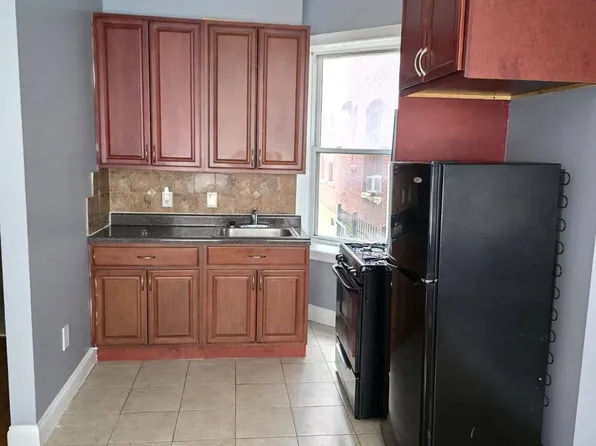 808 22nd Street image 1 of 5