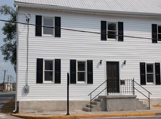 219 N Lawrence St, Charles Town, WV 25414