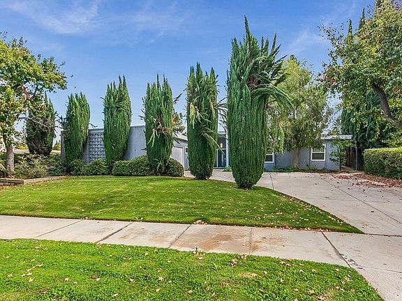 4th image of 6236 Capistrano Ave