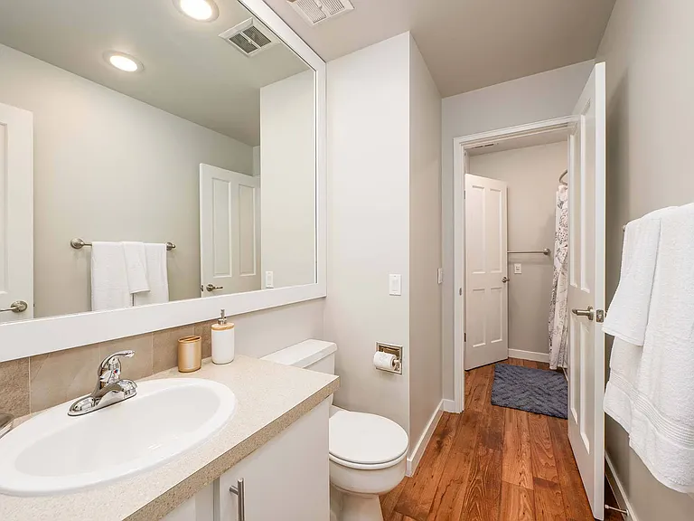 The Regent at Bellevue Way Apartments — Photo 9
