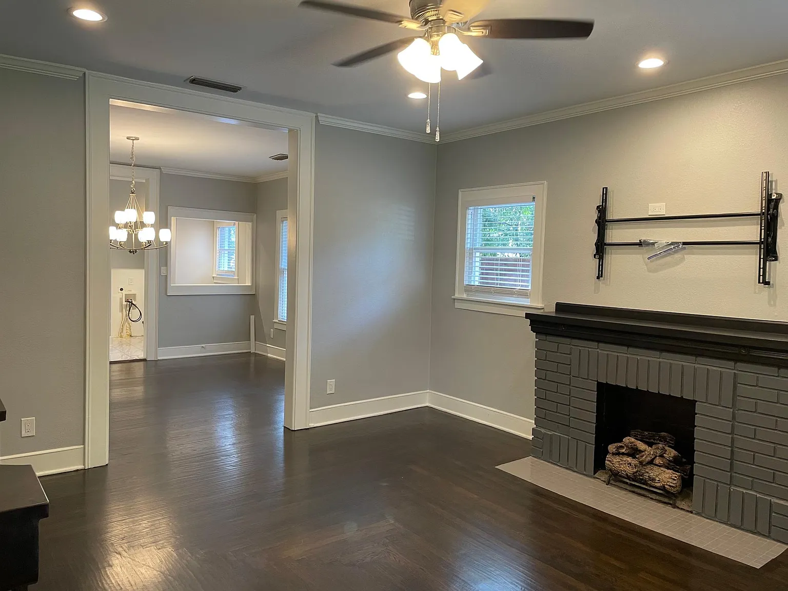 4 bed, 2266 sqft, $4,100 — Photo 3
