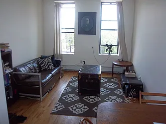 Rented by Maximus Realty Group