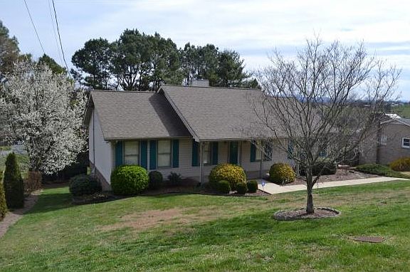 3rd image of 160 Dayton Dr
