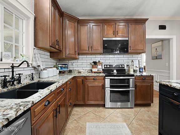 29th image of 1913 E Union Valley Rd