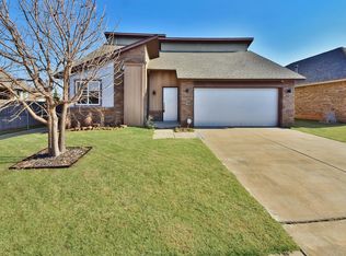 17316 White Hawk Dr, Edmond, OK 73012