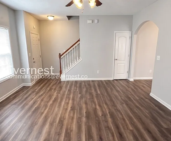 8631 Thomas Ln — Photo 15