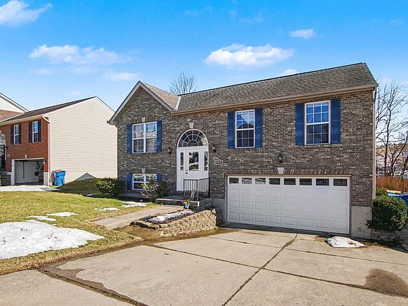 3rd image of 282 Fairway Dr