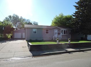 368 10th Ave E, Dickinson, ND 58601