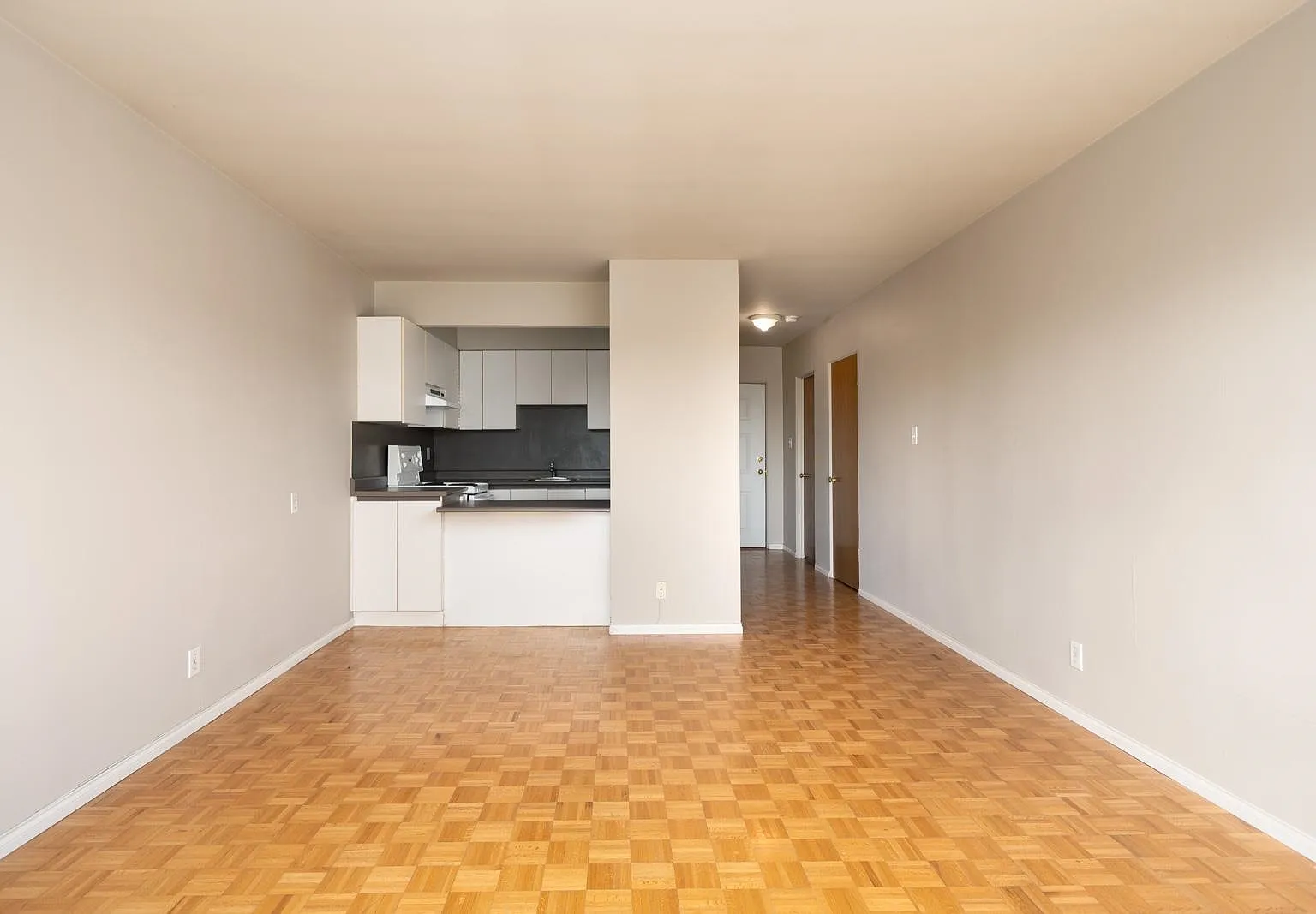 Studio, 395 sqft, $1,850 — Photo 4