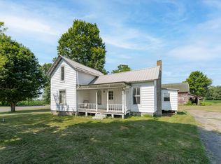 1076 Burbank Rd, Quincy, MI 49082