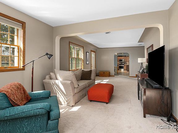 2nd image of 71 Betty St NE