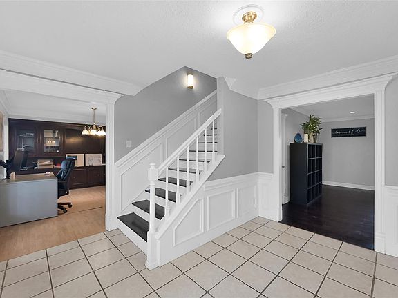 5th image of 7403 Theisswood Rd