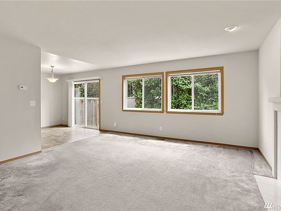 4th image of 10019 10021 124th St E