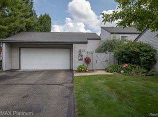 2795 Monte Vis, Brighton, MI 48114