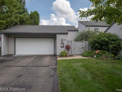 2795 Monte Vis, Brighton, MI, 48114