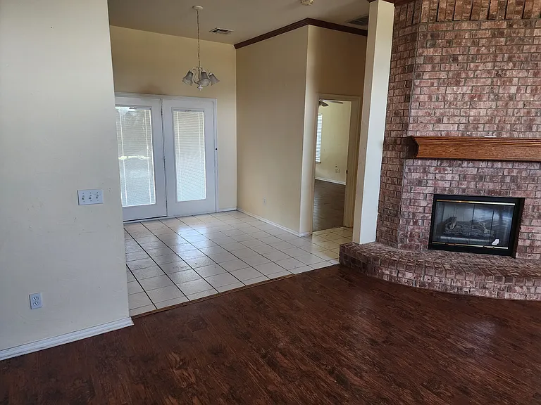 1700 Hemingway Dr — Photo 5