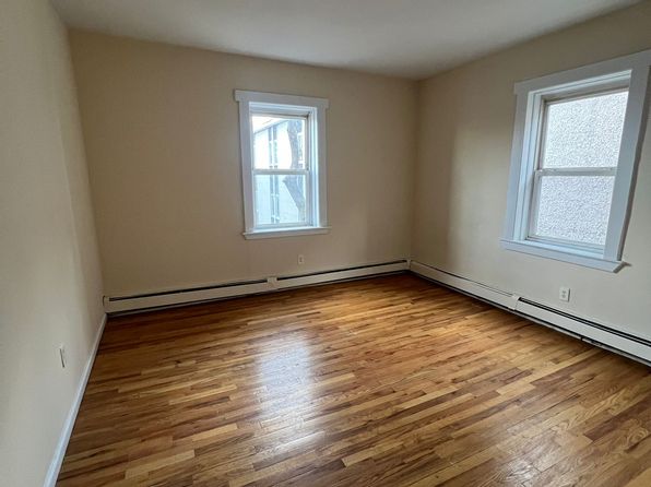 86 Keen St #2