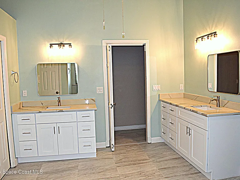 285 Utopia Cir — Photo 13