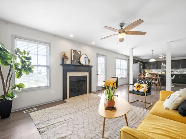3404 Summerfield Dr, Clarksville, TN 37042