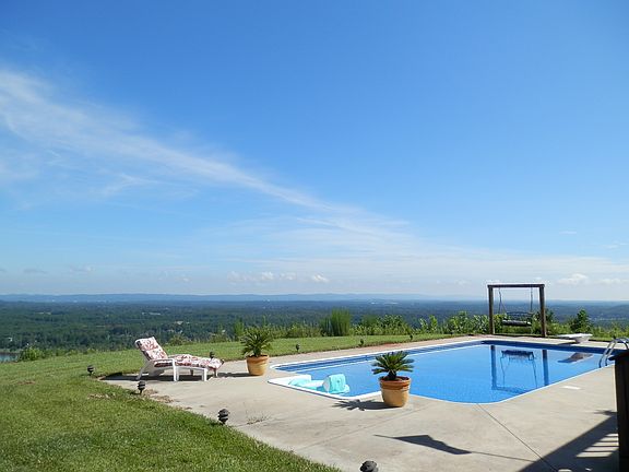 4th image of 1331 Sibert Dr