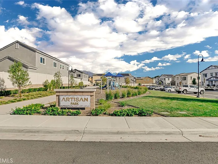 31969 Monet Pl — Photo 37