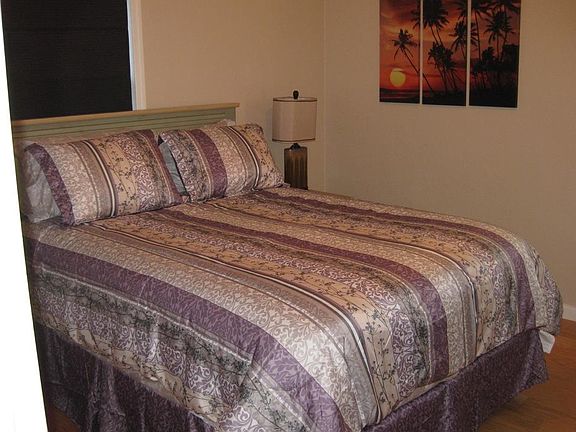 master bedroom - queen bed