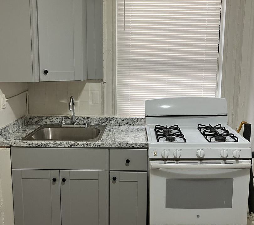 1st image of 98 President St APT 3
