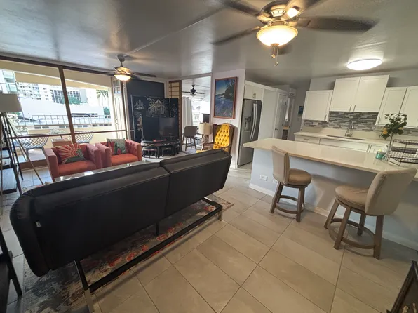 225 Kaiulani Ave APT 402, Honolulu, HI 96815